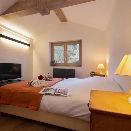 Chalet Du Glacier Cosy Alpine Style, Sleeps 4 - Happy Rentals *